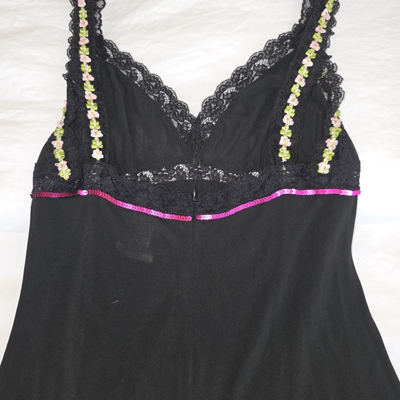 Dolce & Gabbana Black Chemise/Dredd with Pink Accents - Picture 6 of 9